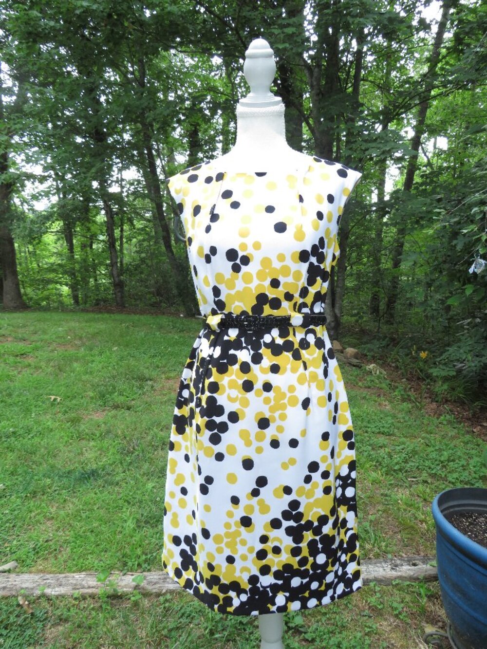 Emma & Michele Polka Dot Fit‑and‑Flare Dress Size 6 – Retro Mod Print, Belted